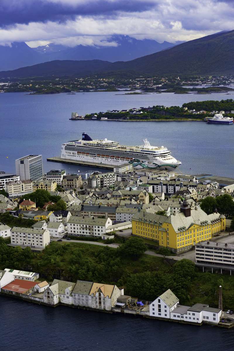 Croaziera 2028 - Alaska (Vancouver, Canada) - Norwegian Cruise Line - Norwegian Jade - 7 nopti